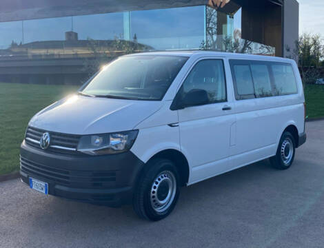 Volkswagen KOMBI minibus